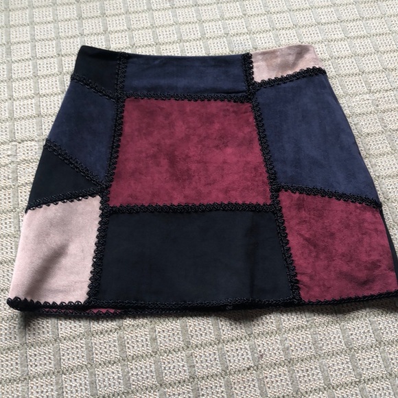 Romeo + Juliet Suede multi color skirt - Picture 1 of 3